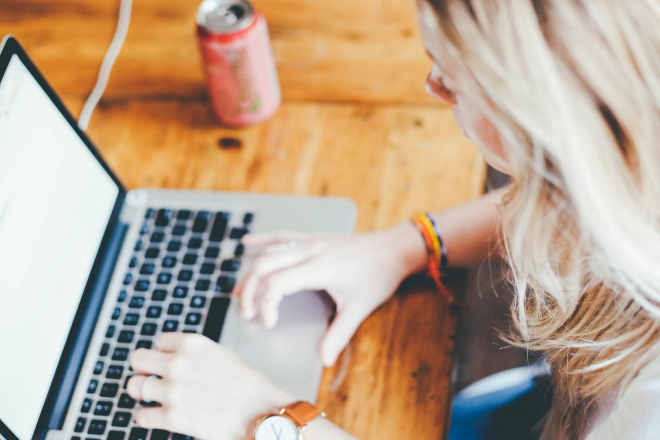 Brautkleider Online Kaufen Toll Aussehen Wenig Bezahlen