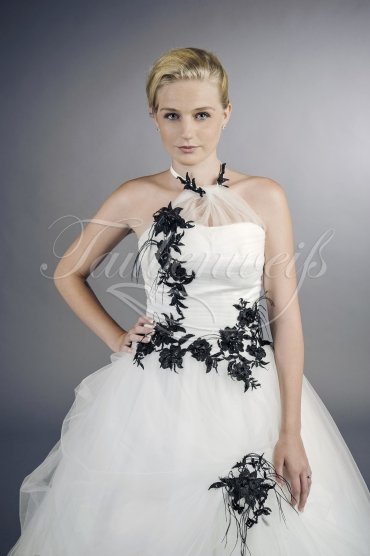 Brautkleid TW0129B - schwarz weiß A-Linie extravagant Federn Neckholder Gothic 2